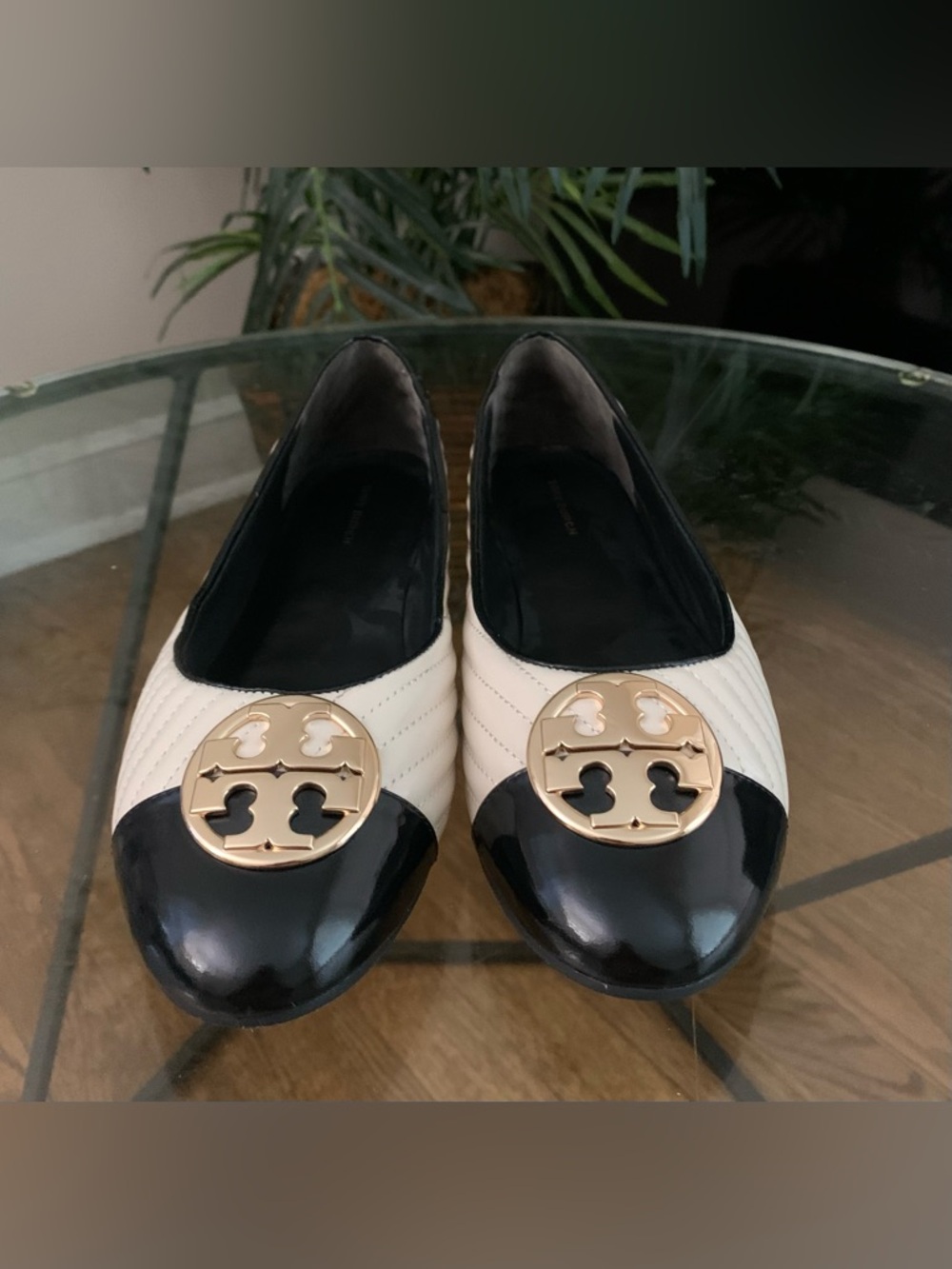 Tory Burch Cream and Black Quilted Ballet Flats with Gold Logo size 9.5